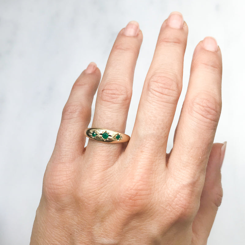 Simple Oval Green Emerald Ring in solid 14k Gold